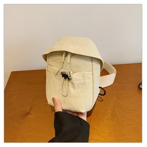 Outdoor lightweight crossbody chest bag for men and women, casual sports riding small pack.