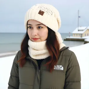 Conjunto de gorro y bufanda de punto blanco para mujer, gorro de lana cálido con calentador.
