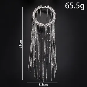 Bracciale da braccio con strass e nappe argentate e catene pendenti per gioielli da donna.