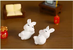 Mignonne figurine miniature en résine de lapin pour décoration de bureau et jardinage.