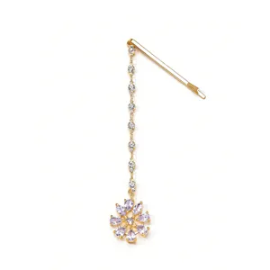 Chaîne de tête Maang Tikka en strass cristal avec pendentif floral pour bijoux de mariage ethniques.