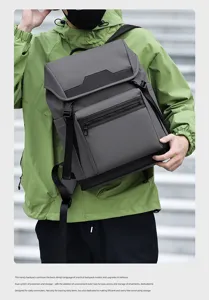 Sac à dos de voyage décontracté de grande capacité avec compartiment pour ordinateur portable.