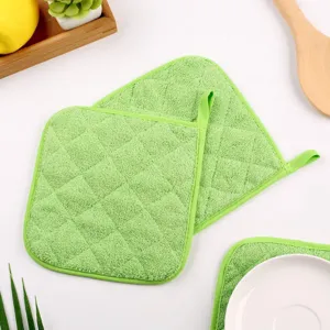 Grüner gesteppter Baumwoll Topflappen Hitzebeständige Küchen Tischset Matte mit Aufhängeschlaufe