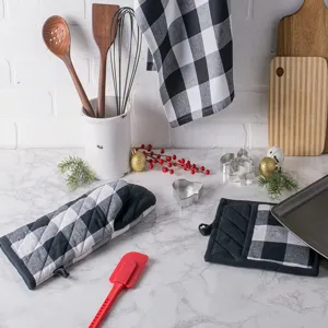 Black and white buffalo check oven mitts and potholders set kitchen baking tools main