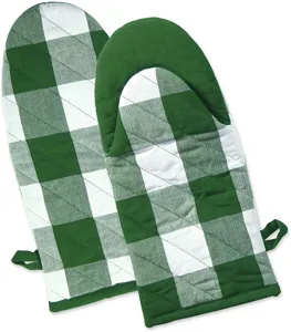 Green white plaid kitchen oven mitts detail, heat resistant baking cooking glove close-up