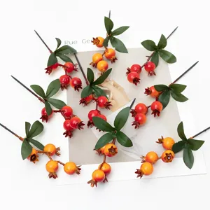 Rami di frutta di melograno finto piccoli bacche decorazione domestica composizione floreale