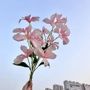 Fiori di gheriglio di giglio artificiali finto bouquet floreale per decorazione casa nozze.