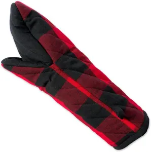 Thick red and black plaid oven mitt for kitchen baking, heat-resistant cotton kitchen glove.