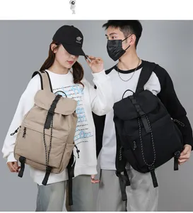 Zaino casual in tela con coulisse e patta, grande capacità per l'uso quotidiano.
