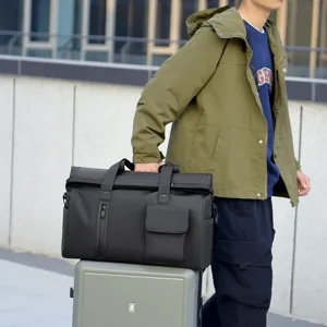 Men's waterproof business travel duffel bag, large capacity multifunctional fitness commuting bag.