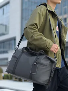 Waterproof oxford men travel duffel bag large capacity multi-functional gym shoulder bag.