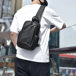 Herren wasserdichte Brusttasche, multifunktionales Oxford Stoff Umhängetasche fuer Sport.