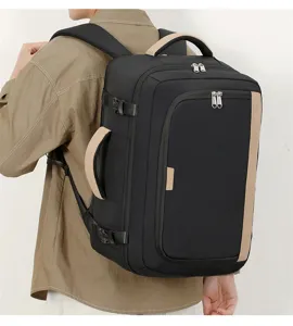 Detailansicht des multifunktionalen Business-Reiserucksacks mit stilvollem Kontrastfarben-Design.