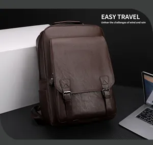 Zaino in pelle vintage di grande capacità per uomo, borsa porta pc casual vista dettaglio.