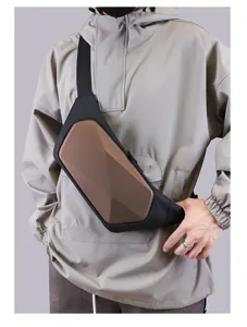 Borsa a tracolla poliedrica da uomo con guscio rigido borsa petto alla moda per sport all'aperto.