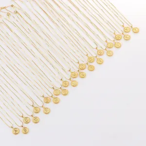 Gold 26 Buchstaben Anhänger Halskette Set, filigrane Initiale Kette Modeschmuck Damen.