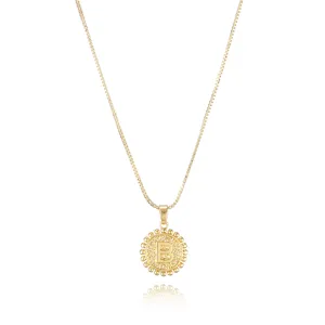Goldfarbene Halskette mit Initiale B Anhänger filigrane Kette Modeschmuck für Damen elegant