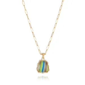 Collar de cadena dorada con colgante de acrílico colorido, joya elegante para mujer actual.