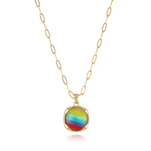 Collar de cadena de clip dorada con colgante redondo de rayas de arco iris colorido para mujer joya