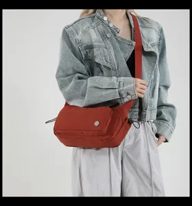 Borsa a tracolla impermeabile alla moda da donna, borsa sling casual leggera per uso quotidiano