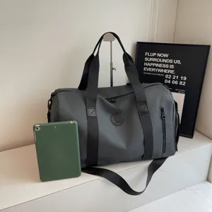 Grand sac de voyage étanche pour femme, sac de sport de fitness avec séparation humide et sèche.