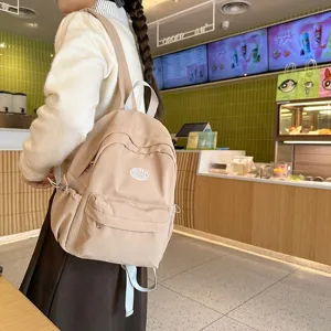 Lässiger Mini-Rucksack für Damen, stilvolle und praktische Freizeittasche für Alltag.