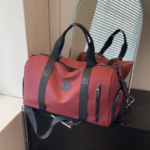 Grand sac de voyage sport fitness pour femme et homme avec compartiment separe.
