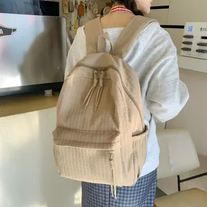 Sac à dos en toile décontracté pour femme, grand sac pour le voyage et le travail quotidien.