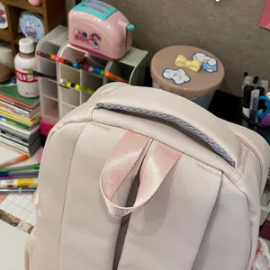 Süßer rosa Schüler Rucksack für Mädchen, großer lässiger Tagesrucksack für Jugendliche.