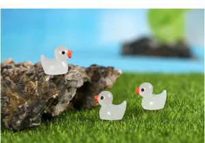 Miniature resin duck figurines for moss micro landscape DIY decoration and desktop ornament display.