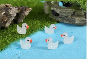 Luminous resin little duck miniature ornament for moss micro landscape DIY decor detail