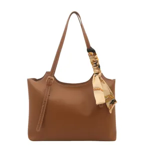 Borsa a spalla tote elegante in pelle PU marrone da donna, borsa casual da lavoro con foulard.
