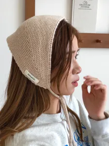 Gemütliche Mütze aus 100% Wolle mit Bändern für warme Ohren im kalten Winter neu.