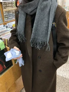 Gants tactiles en tricot d'hiver pour femmes, gants de cyclisme en laine chauds, vue détaillée.