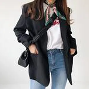 Stylish women's printed scarf for chic neck or bag handle decoration, versatile fashion accessory.