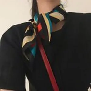 Pañuelo de seda cuadrado retro diseño carruaje elegante bufanda estilo vintage accesorio mujer