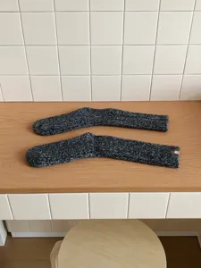 Dicke Wollstrick Socken für Damen kuschelig warme melierte grau Mittelsocken Freizeit