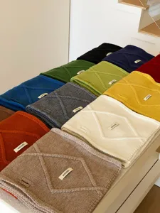Bufanda de punto cruzada con boton de otoño invierno color solido calida para mujer