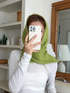 Mujer bufanda con capucha de punto verde invierno calido boton cruzado pasamontanas