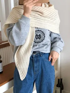 Grand châle en laine tricoté et foulard triangulaire pour femmes, détail ajouré chaud.