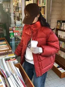Gants d'hiver tricotés tactiles confortables pour femmes, chauds et élégants.