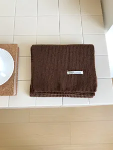 Bufanda de punto marron para mujer y hombre, bufanda de invierno gruesa, calida y suave.