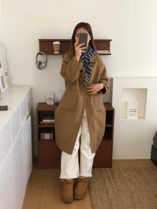 Koreanischer Stil minimalistisch gestreifter 100% Wolle Dreiecks Schal modisches Winter Accessoire