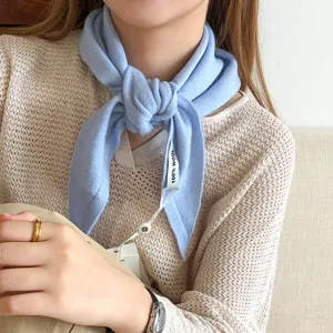 Bufanda triangular de lana azul claro para mujer, pañuelo de punto cálido de invierno.