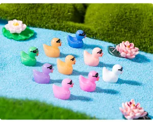 Figurines de canard en résine miniature colorées adorables ornements pour micro-paysage