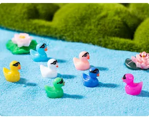 Mini résine jaune canard figurines lunettes de soleil micro paysage mousse jardin artisanat ornements