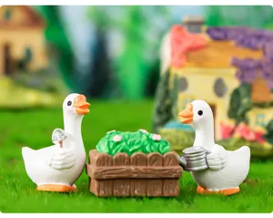 Figurine miniature canard en résine vue détaillée, mignon animal jardinage micro paysage.