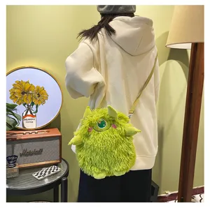 Süße japanische flauschige grüne Monster Plüsch Umhängetasche für Damen und Mädchen.