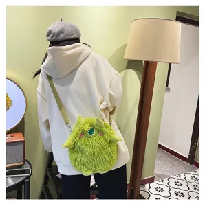 Niedliche flauschige grüne Monster Umhängetasche, weiche Plüsch Tasche für Mädchen.