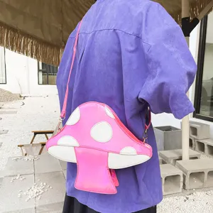 Detailaufnahme der einzigartigen rosa Laser PU Pilz Umhängetasche, kreatives Design.